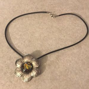 Short flower necklace